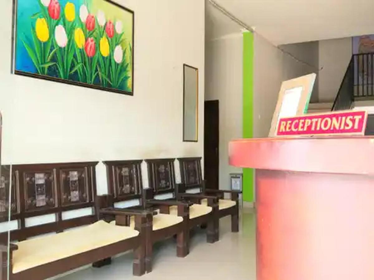 Reddoorz At Hotel Nuansa Ngawi ภายนอก รูปภาพ