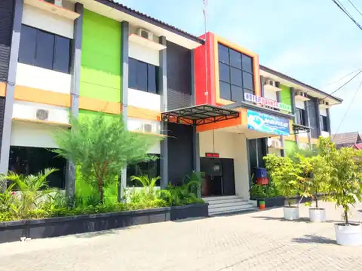 Reddoorz At Hotel Nuansa Ngawi ภายนอก รูปภาพ