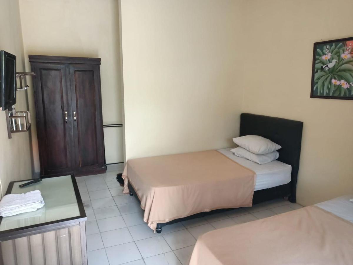 Reddoorz At Hotel Nuansa Ngawi ภายนอก รูปภาพ